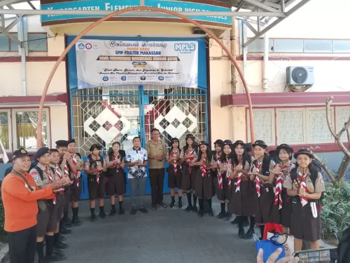 SMP Frater Makassar Mengutus 19 Calon Pramuka Garuda Mengikuti Persami di Pantai Akkarena
