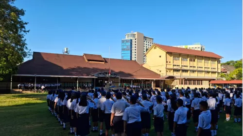 BUDAYA 5S DAN HARI PERTAMA MASUK SEKOLAH DI SMP FRATER MAKASSAR